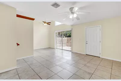 1567 39th Avenue #Q4, Vero Beach, FL 32960 - Photo 17