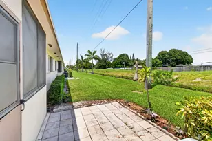 2522 Emory Dr Dr E, West Palm Beach, FL 33415 - Photo 15