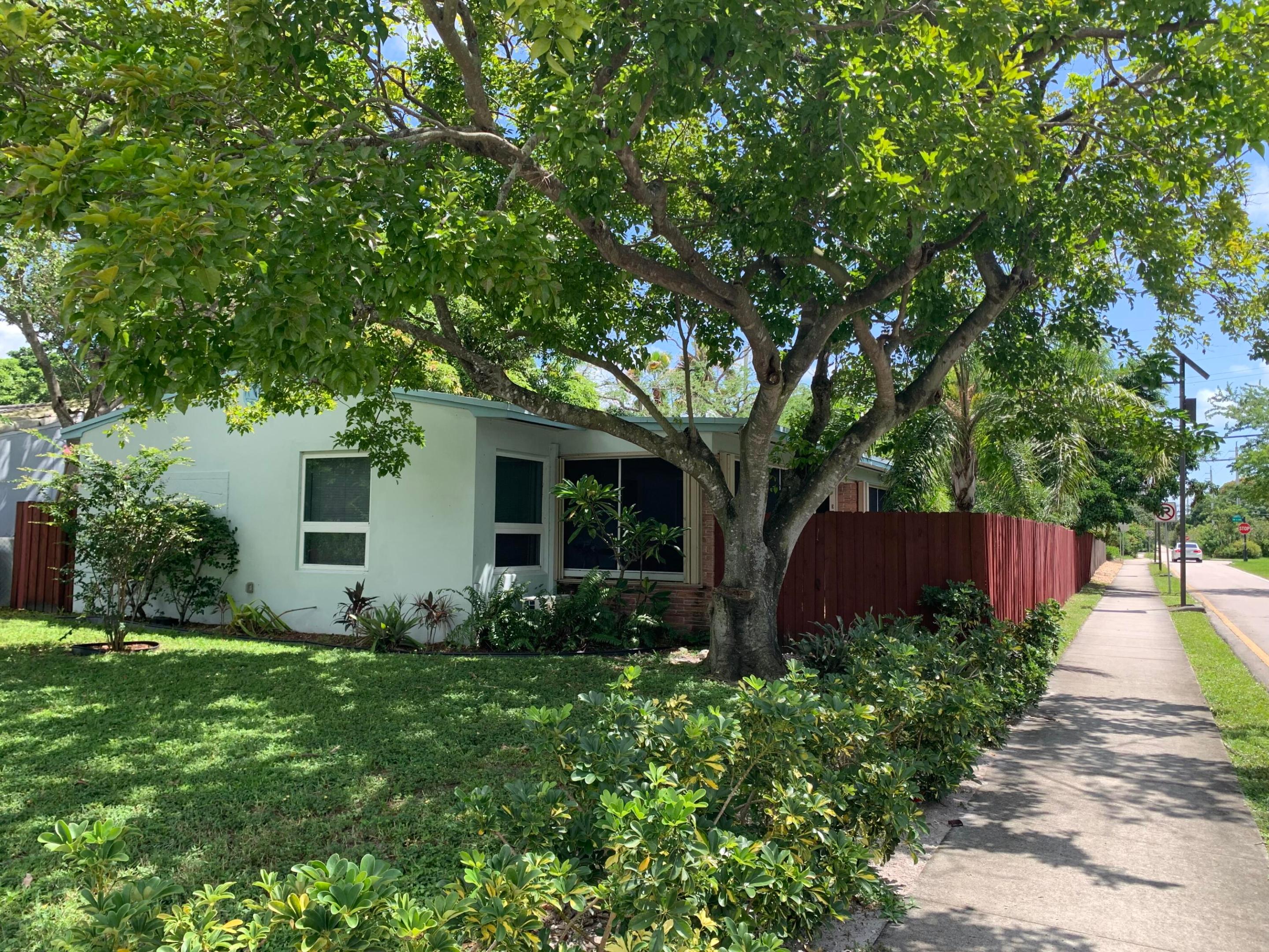 1500 NW 5th Ave #W