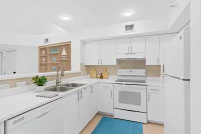135 Yacht Club Way #305, Hypoluxo, FL 33462 - Photo 15