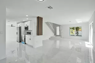 9740 SW 14th St, Pembroke Pines, FL 33025 - Photo 7