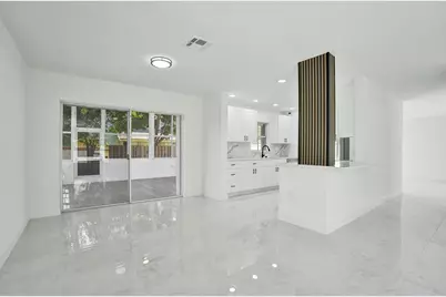 9740 SW 14th Street, Pembroke Pines, FL 33025 - Photo 7