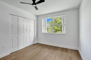 9740 SW 14th St, Pembroke Pines, FL 33025 - Photo 11