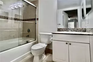 18335 NW 68th Ave, Hialeah, FL 33015 - Photo 5