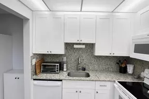 258 Burgundy F, Delray Beach, FL 33484 - Photo 5