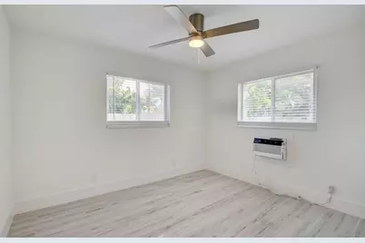 525 S Broadway #J, Lantana, FL 33462 - Photo 7