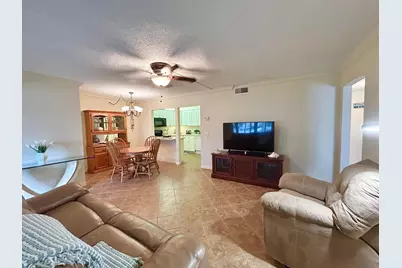 131 Lake Pine Circle #D-1, Greenacres, FL 33463 - Photo 3