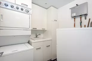 1111 SW 1st Ave, Miami, FL 33130 - Photo 9