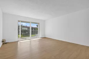 12750 SW 4th Ct, Pembroke Pines, FL 33027 - Photo 11