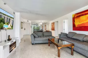 900 NE 195th St, Miami, FL 33179 - Photo 5