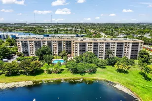 900 NE 195th St, Miami, FL 33179 - Photo 35