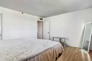900 NE 195th St, Miami, FL 33179 - Photo 17