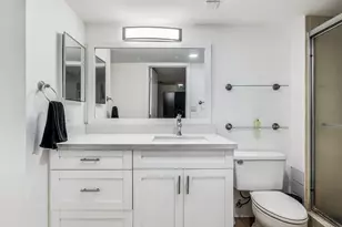 900 NE 195th St, Miami, FL 33179 - Photo 19