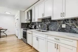 900 NE 195th St, Miami, FL 33179 - Photo 11