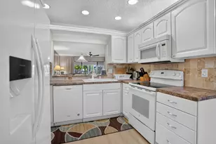 65 Pelican Pointe Dr, Delray Beach, FL 33483 - Photo 17