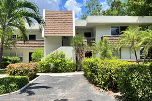 4017 N Cypress Dr, Pompano Beach, FL 33069 - Photo 1