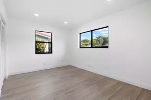 699 NE 40th St, Oakland Park, FL 33334 - Photo 35