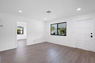 699 NE 40th St, Oakland Park, FL 33334 - Photo 15