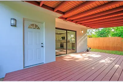 699 NE 40th Street, Oakland Park, FL 33334 - Photo 35