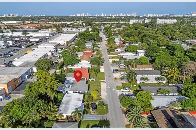 699 NE 40th Street, Oakland Park, FL 33334 - Photo 41