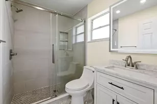 722 SE Arton Ln, Port Saint Lucie, FL 34983 - Photo 23