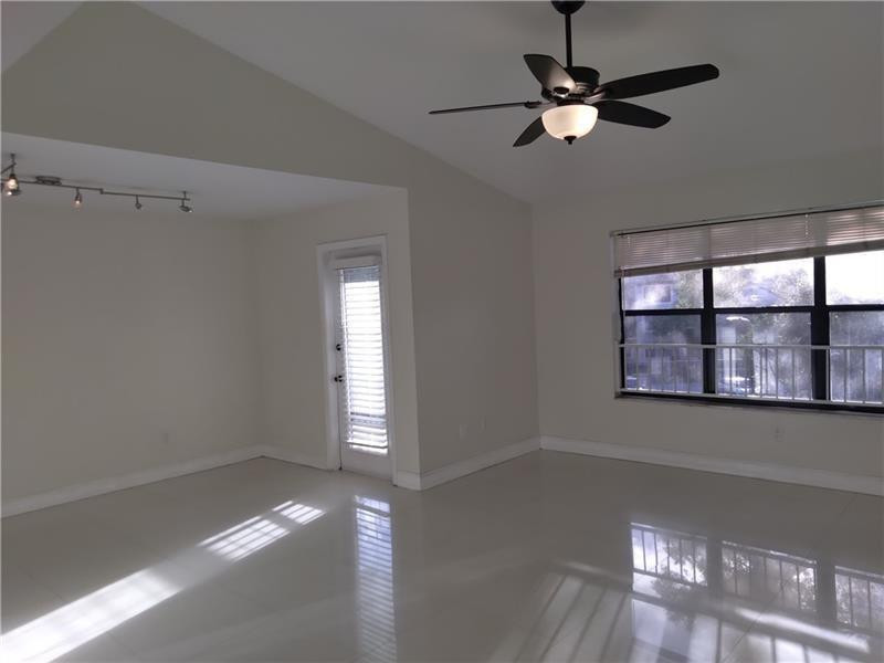 4261 W McNab Rd #32 - 4261 W McNab Rd #32, Pompano Beach, FL 33069 Luxury Property | Jose Angel Pina