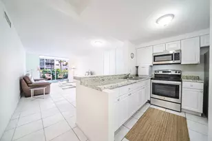501 NE 14th Ave, Hallandale Beach, FL 33009 - Photo 1