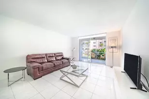 501 NE 14th Ave, Hallandale Beach, FL 33009 - Photo 5