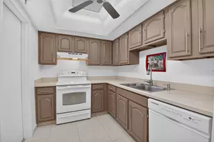 6895 Willow Wood Dr, Boca Raton, FL 33434 - Photo 9