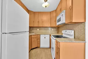 10701 W Clairmont Cir, Tamarac, FL 33321 - Photo 3