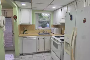 8101 S Sunrise Lakes Dr N, Sunrise, FL 33322 - Photo 5