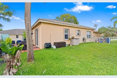121 Prestige Drive, Royal Palm Beach, FL 33411 - Photo 5