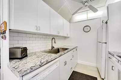 1056 Cambridge C, Deerfield Beach, FL 33442 - Photo 11