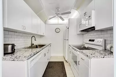 1056 Cambridge C, Deerfield Beach, FL 33442 - Photo 9