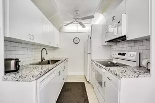 1056 Cambridge C, Deerfield Beach, FL 33442 - Photo 9