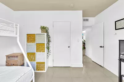 721 Fairway Drive, Plantation, FL 33317 - Photo 7
