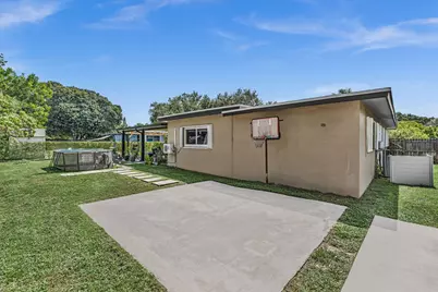 721 Fairway Drive, Plantation, FL 33317 - Photo 37