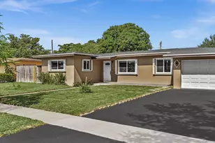 721 Fairway Dr, Plantation, FL 33317 - Photo 1