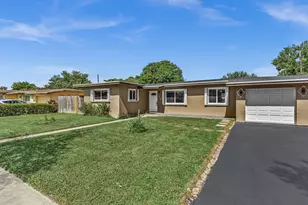 721 Fairway Dr, Plantation, FL 33317 - Photo 3