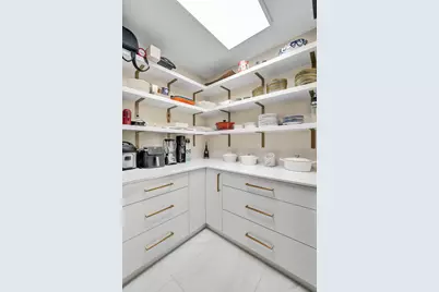2617 NE 14th Avenue #102, Wilton Manors, FL 33334 - Photo 11
