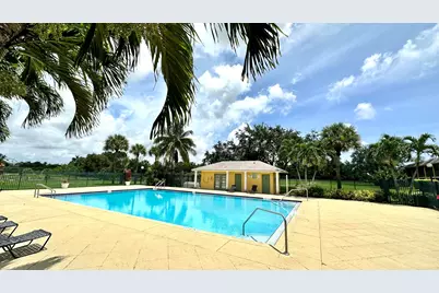 1632 Meadows Circle W, Boynton Beach, FL 33436 - Photo 7