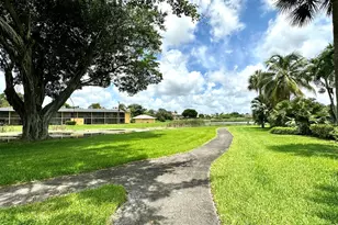 1632 Meadows Cir W, Boynton Beach, FL 33436 - Photo 13