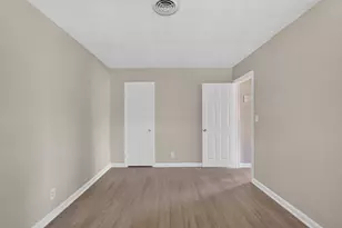 2961 NE 7th Ave, Pompano Beach, FL 33064 - Photo 9