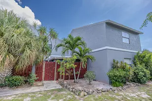 7 Crossings Cir, Boynton Beach, FL 33435 - Photo 1