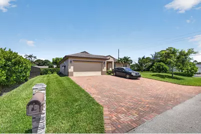 1016 Cheryl Road, Haverhill, FL 33417 - Photo 3