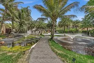10831 SW 51st Ct, Davie, FL 33328 - Photo 5