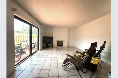 17 Lake Arbor Drive, Palm Springs, FL 33461 - Photo 7