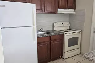 1560 NE 111th St, Miami, FL 33161 - Photo 3