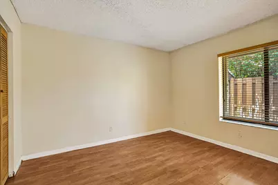 3810 NW 77th Avenue, Davie, FL 33024 - Photo 5