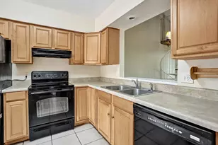 3810 NW 77th Ave, Davie, FL 33024 - Photo 9